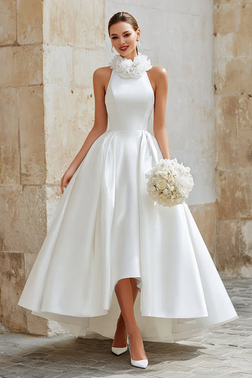 Robe de mariée blanche à volants